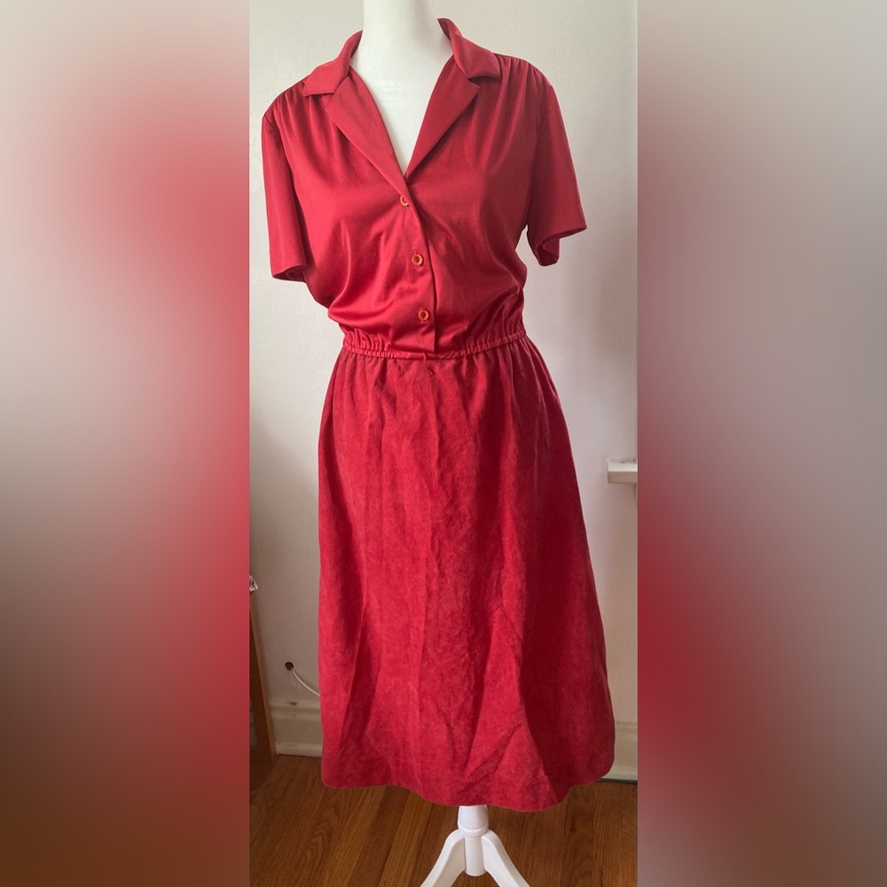 Waist 13-19” Flat/Stretch - Vintage short sleeve red midi dress - fits M/L